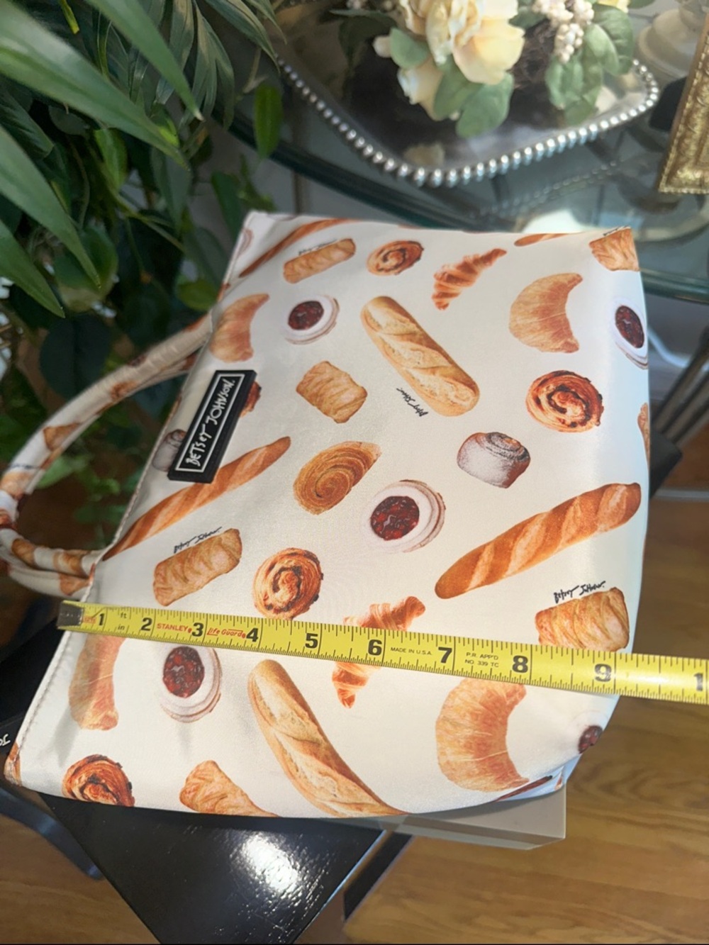 Betsey Johnson lunchTote with Pastry Print NWOT - Picture 9 of 10